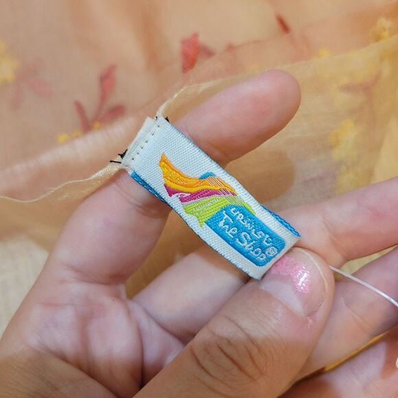 The Tie Shop Pink Floral Embroidered Scarf NWT - Picture 4 of 5